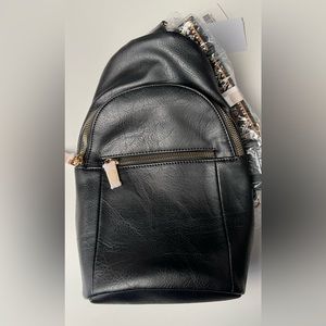 Crossbody faux leather, adjustable guitar strap in 3 color, price for each bag.
